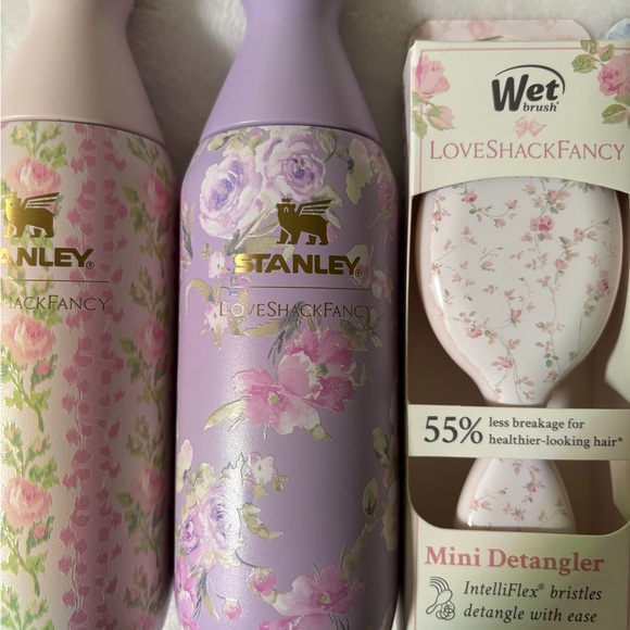 Stanley x LoveShackFancy small water bottles and two mini wet brushes - Picture 3 of 9